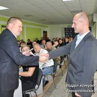 Міністр оборони України передав нагороду працівнику тернопільської поліції