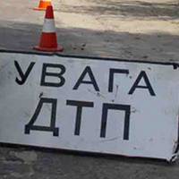 На дорозі не розминулися мопед та іномарка