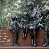 Чи потрібен тернополянам пам'ятник вчителю за мільйон гривень?