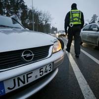 Вільнюс ініціює конфіскацію авто на литовських номерах в Україні