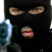 В аптеці на Лесі Українки вчинили розбійний напад на провізора