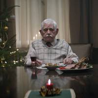 Зворушливе відео про Різдво та самотнього дідуся