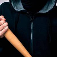 Серед ночі невідомі в чорному нищили майно базарників з Аляски