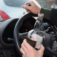 Небайдужі чортківчани силою витягнули з салону автомобіля нетверезого водія і викликали поліцію