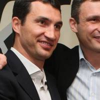 Брати Клички привітали українців з Новим роком зворушливим відео