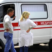 У Тернополі чоловік у машині швидкої допомоги побив медсестру