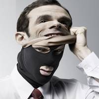 Нова афера на Тернопільщині: псевдопрацівники пенсійного фонду міняють гривні на купюри нового зразка