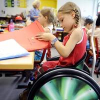 Діти з особливими освітніми потребами зможуть навчатися у школах за місцем проживання у загальноосвітніх класах