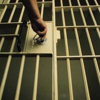 Двох активістів та адвоката, затриманих на хабарі, залишили під вартою