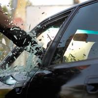 За добу в Тернополі постраждало аж троє власників авто