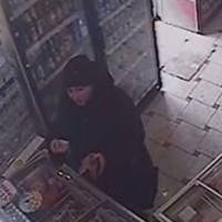 У тернополянки посеред вулиці циганки забрали всі прикраси та гроші