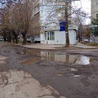 Тернополяни просять відремонтувати двір на вулиці Острозького