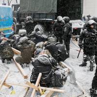 АТОвці з Тернопільщини повернули президенту нагороди
