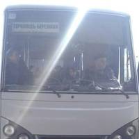 Водій рейсового автобуса Тернопіль-Бережани відмовився везти маму з дитячим візочком