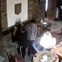 Поляка, який публічно спалив Герб України, виключили з університету