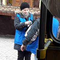 У Тернополі водій та пасажири виганяли з маршрутки контролерів