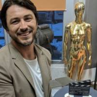 Варяти написали сценарій до фільму Секс і нічого особистого