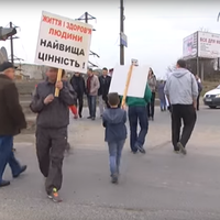 Через протести мешканців, будівництво автомийки на Довженка призупинили