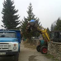 Лише за один день з Микулинецького кладовища вивезли 9 вантажівок сміття
