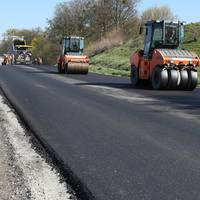 Премєр-міністр про ремонт доріг: Якість контролюємо, за халтуру платити не будемо