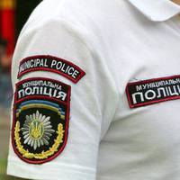 Муніципальна поліція Тернополя вивчає законність розміщення тимчасових споруд на прибудинкових територіях міста
