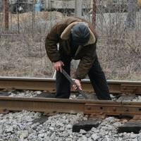 Ланівчанин, який розбирав колію, попався на гарячому