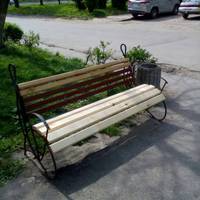 У Тернополі здійснюють ремонт лавок