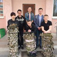 Тернопільські студенти-історики виготовили маскувальну сітку для бійців (ФОТО)