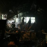 У Тернополі спалахнула пожежа в школі: вигорів дах і перекриття (ФОТО)