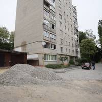 У Тернополі ремонтують двір на бульварі Просвіти