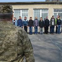 На службу до армії цієї весни відправили понад 400 хлопців з Тернопільщини