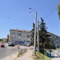 На дамбі Тернопільського ставу встановлюють нові електроопори (ФОТО)