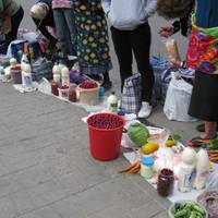 Експерти застерігають не купувати продукти на стихійних ринках Збаража