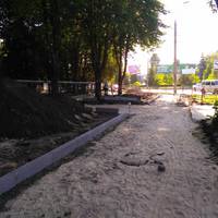 Ремонтують ділянку тротуару біля Тернопільобленерго (ФОТО)