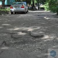 Тернополяни скаржаться на жахливий стан двору на вул. Лесі Українки (ФОТО, ВІДЕО)