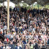 Тернопільські випускники неприємно шокували (ВІДЕО)