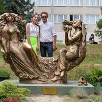 Нову скульптуру у Тернополі вже встигли зіпсувати (ФОТО)