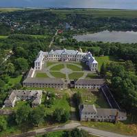 Відома мандрівниця зняла з висоти замки і костели Тернопілля. Неймовірні фото!