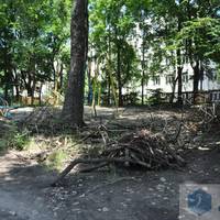 Жителі вул. Лесі Українки просять замінити радянські каруселі і відремонтувати знищену дорогу (ФОТО)