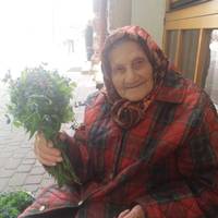 Вражаюча історія про трьох бабусь, яким люди дають милостиню