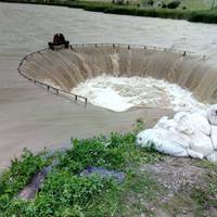 На Гусятинщині через сильні дощі ледь не прорвало дамбу (ФОТО)