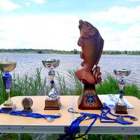 Гігантську рибу спіймали переможці незвичного чемпіонату в Шумську (ФОТО)