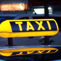 В Гусятині пасажир таксі побив водія і викрав його авто