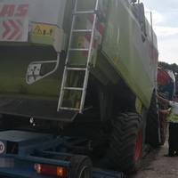 У Тернополі водій вантажівки розвалив бордюри на аварійному мості (ФОТО)