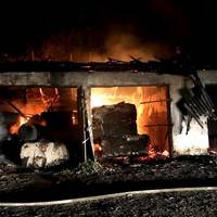 Масштабна пожежа в с. Чернихівці: вогонь повністю знищив складські приміщення (ФОТО)