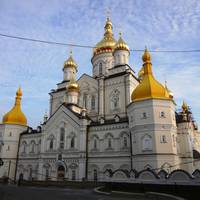 Московські попи погрожують українцям через Почаївську Лавру