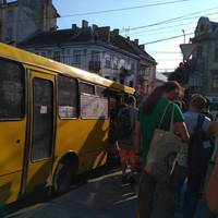 Тернопільські таксисти не пропустили нагоди збагатитися на «Файному місті»