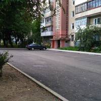 На вулиці Протасевича заасфальтували двір (ФОТО)