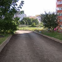 У новому мікрорайоні Тернополя мешканці самі взялися ремонтувати дорогу (ВІДЕО)