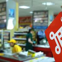 У торговому центрі Тернополя чоловік вкрав речі з камери схову (ВІДЕО)